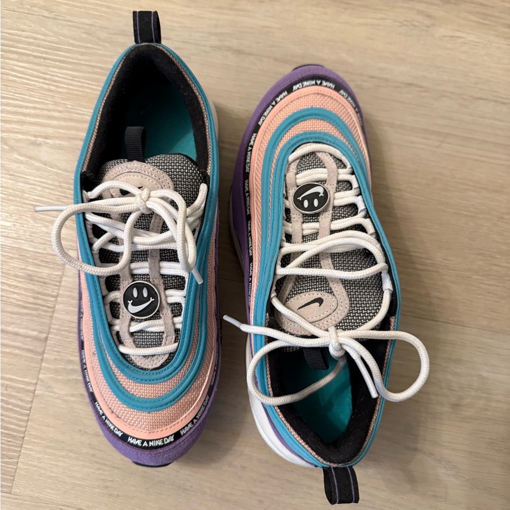 “Have a nice day” Nike sneakers